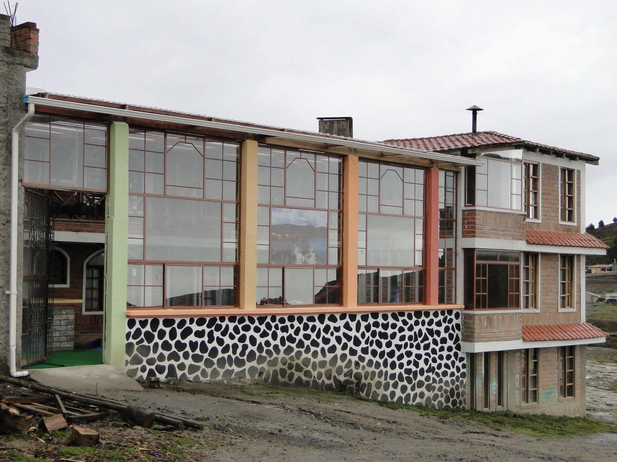 Hosteria Chukirawa Килотоа Екстериор снимка